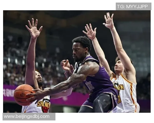 CBA第二阶段精彩对决首钢与深圳激战比分揭晓